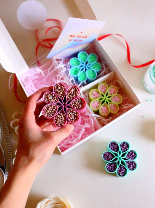4 Blue-Green ASMR Flower-Shaped  Soaps with Starch, Crispy Gift Set for ASMR Lover